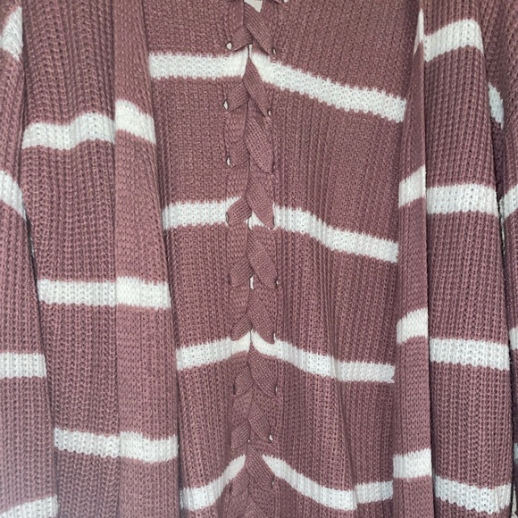 🏷️ 3/$15 SALE Mauve Pink knitted Cardigan - Picture 5 of 6